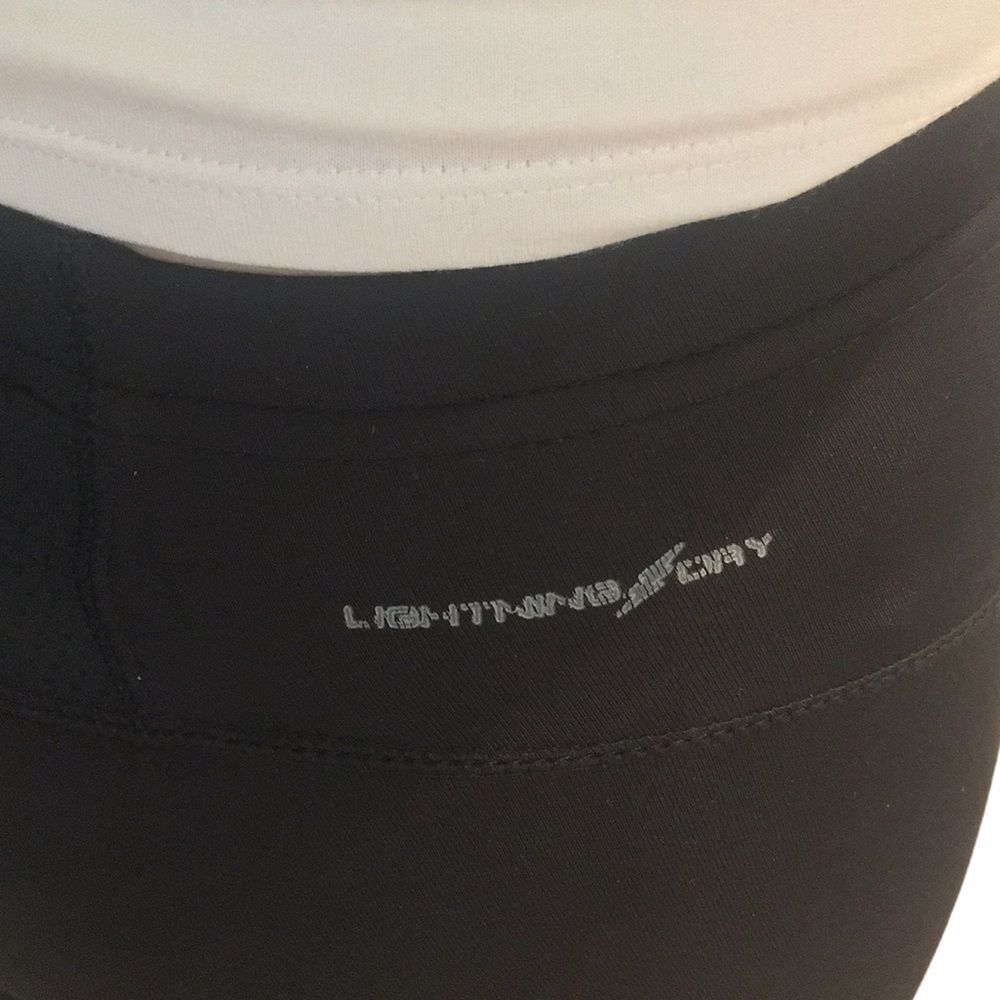 New Balance Black Lightening Dry Capri Leggings - Picture 4 of 16